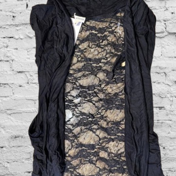 Black Lace Vest - Picture 4 of 7